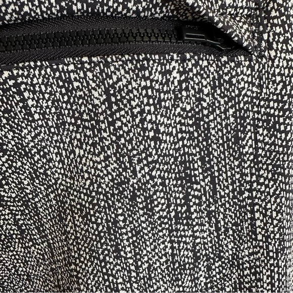 Athleta Womens Large Delancey Textured Moto Tights Pants Leggings Pockets 882716 - Picture 6 of 6